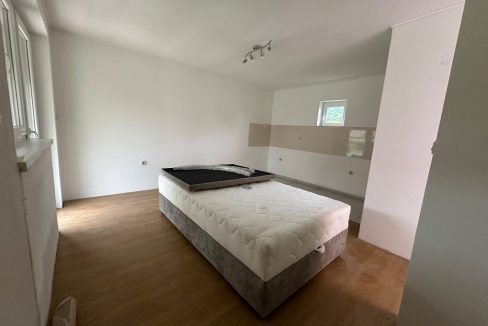 Kuća ID 704 4